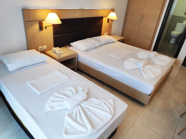 Imagen de la habitación del Hotel Halkidiki Palace. Foto 16
