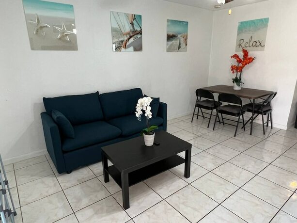 Imagen de la habitación del Hotel Hallandale Beach Hostel. Foto 1