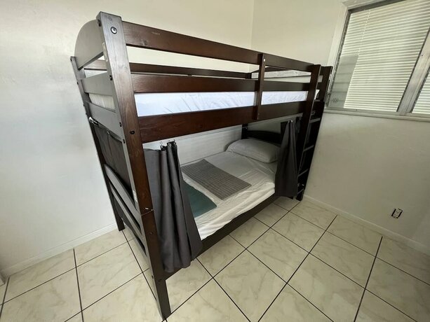 Imagen de la habitación del Hotel Hallandale Beach Hostel. Foto 7