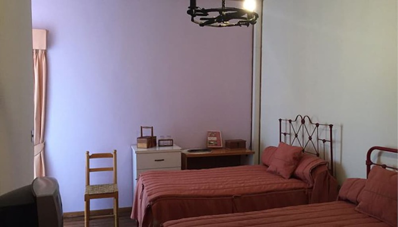 Imagen de la habitación del Hotel Halley. Foto 3