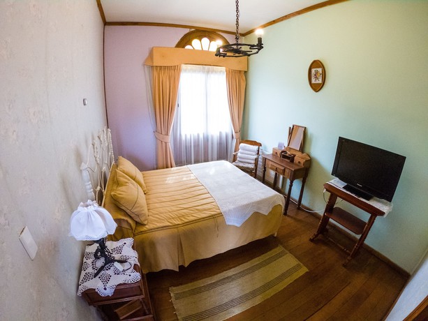 Imagen de la habitación del Hotel Halley. Foto 13