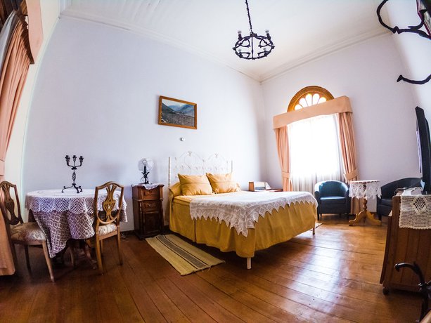 Imagen de la habitación del Hotel Halley. Foto 17