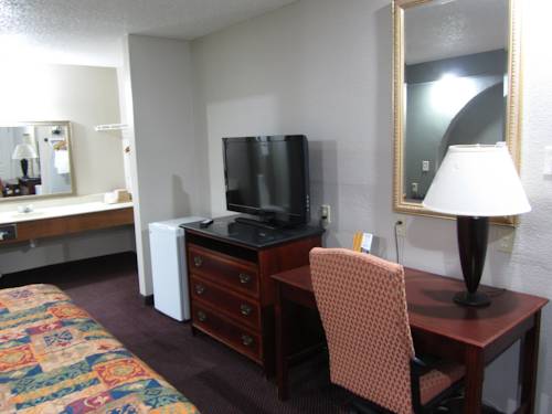 Imagen de la habitación del Hotel Hallmark Inn And Suites. Foto 7