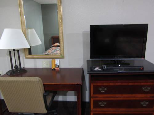 Imagen de la habitación del Hotel Hallmark Inn And Suites. Foto 9
