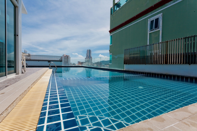 Imagen general del Hotel Hallo Patong - Rooftop Pool - Stunning Mountain Views and OTOP Market. Foto 1