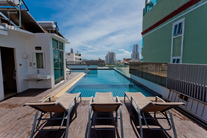 Imagen general del Hotel Hallo Patong - Rooftop Pool - Stunning Mountain Views and OTOP Market. Foto 3