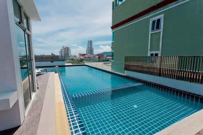 Imagen general del Hotel Hallo Patong - Rooftop Pool - Stunning Mountain Views and OTOP Market. Foto 2