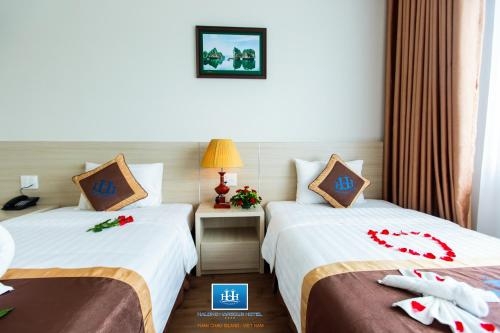 Imagen de la habitación del Hotel Halong Harbour. Foto 7