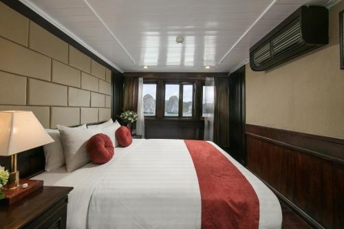 Imagen de la habitación del Hotel Halong Majestic Legend Cruise. Foto 7