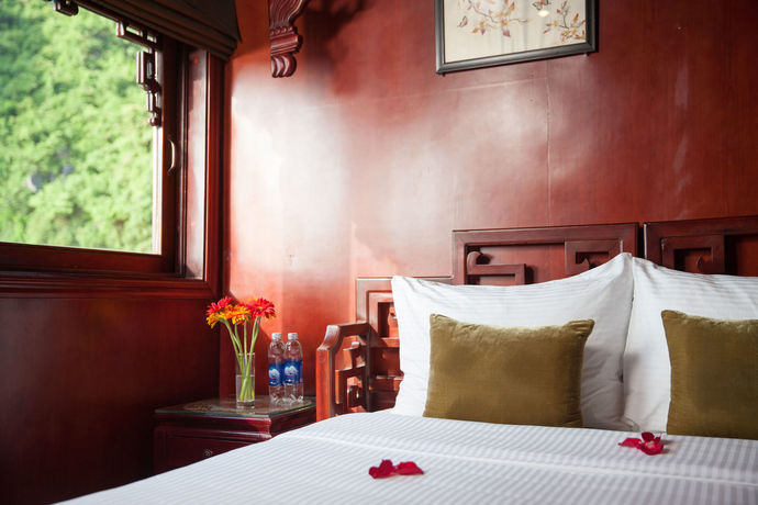 Imagen general del Hotel Halong Royal Palace Cruise. Foto 2