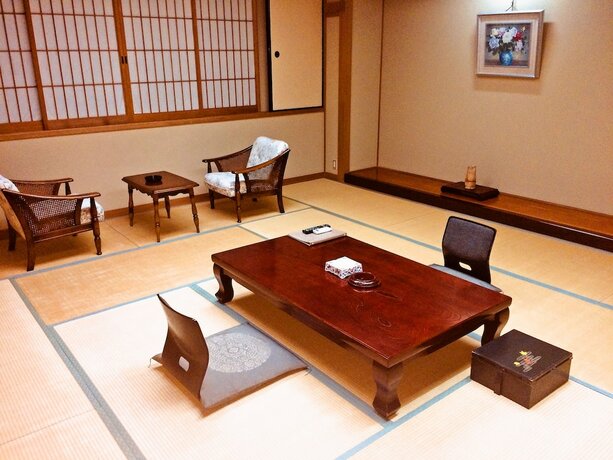 Imagen de la habitación del Hotel Hamasaka Onsen Totoya. Foto 15