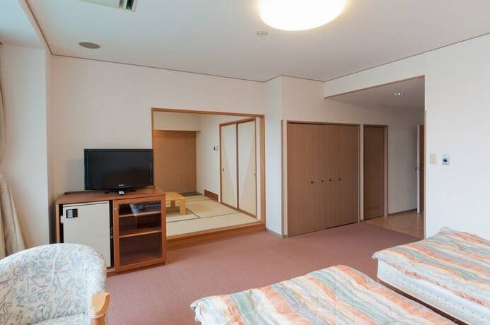 Imagen de la habitación del Hotel Hamazuru. Foto 15