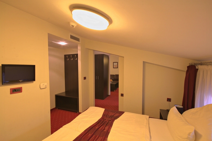 Imagen de la habitación del Hotel Hamburg, SKOPJE. Foto 7