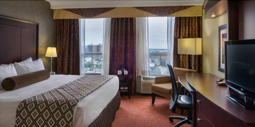 Imagen de la habitación del Hotel Hamilton Plaza and Conference Center. Foto 3
