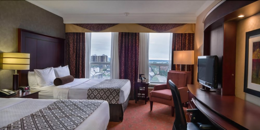 Imagen de la habitación del Hotel Hamilton Plaza and Conference Center. Foto 10