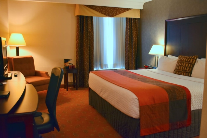 Imagen de la habitación del Hotel Hamilton Plaza and Conference Center. Foto 12