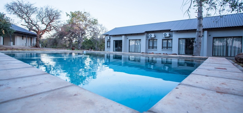 Imagen de la piscina del Hotel Hamiltons Lodge and Restaurant. Foto 19
