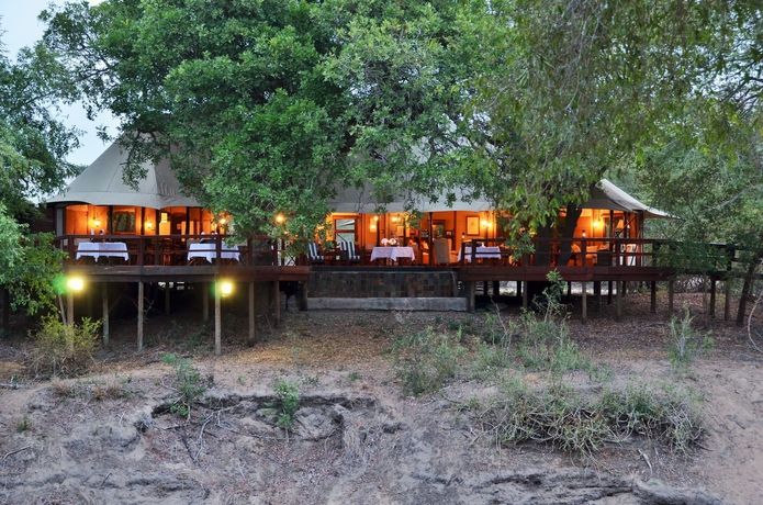 Imagen de los exteriores del Hotel Hamiltons Tented Camp. Foto 8