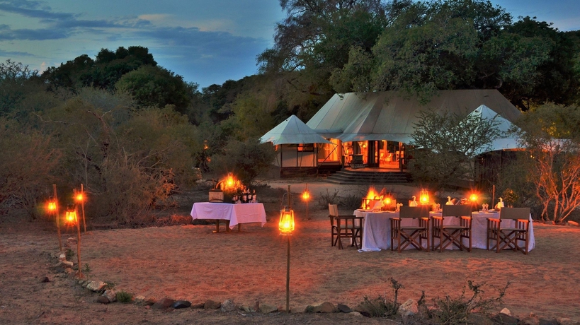 Imagen del bar/restaurante del Hotel Hamiltons Tented Camp. Foto 2