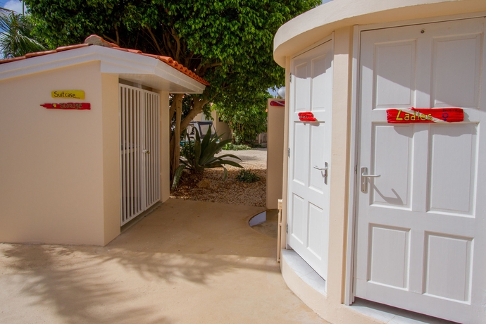 Imagen de los exteriores del Hotel Hamlet Oasis Resort. Foto 8