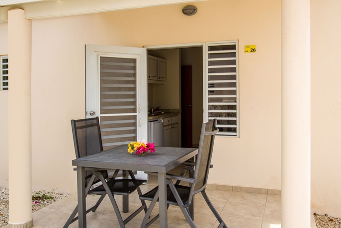 Imagen de los exteriores del Hotel Hamlet Oasis Resort. Foto 9