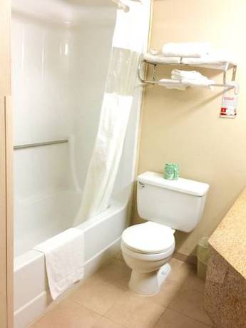 Imagen de la habitación del Hotel Hammock Philadelphia Levittown. Foto 3