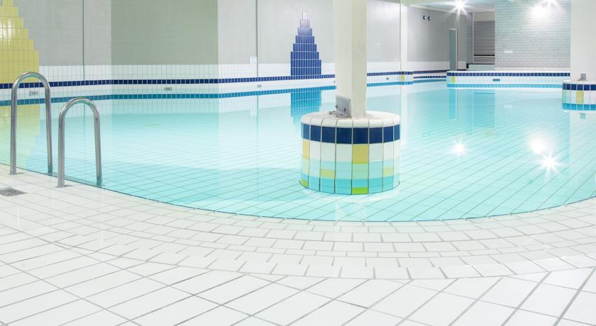 Imagen de la piscina del Hotel Hampshire Hotel De Eese. Foto 5