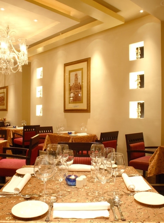 Imagen del bar/restaurante del Hotel Hampshire Plaza Hyderabad. Foto 2