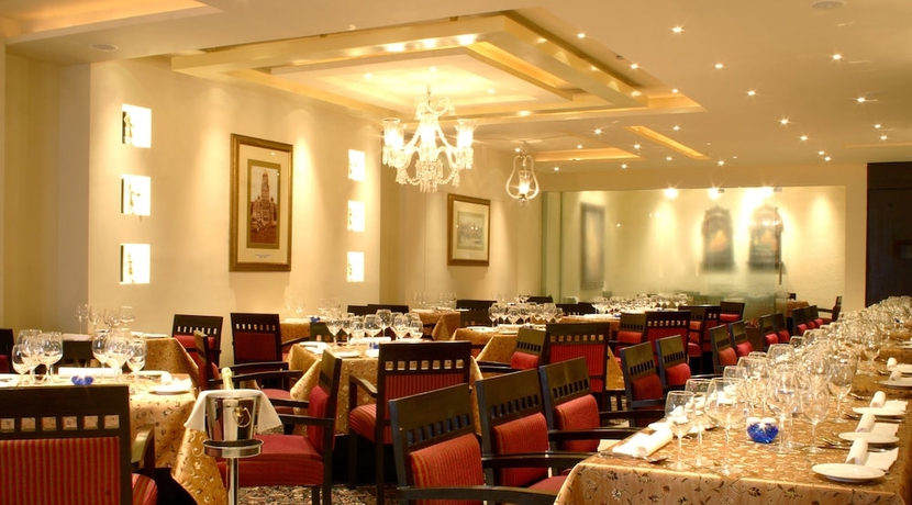 Imagen del bar/restaurante del Hotel Hampshire Plaza Hyderabad. Foto 7