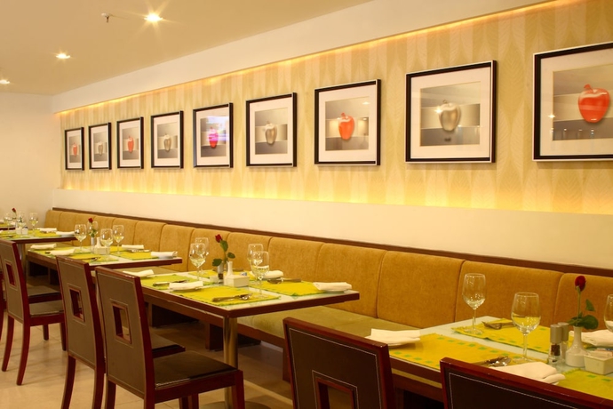 Imagen del bar/restaurante del Hotel Hampshire Plaza Hyderabad. Foto 9