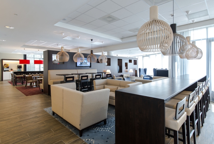 Imagen de los interiores del Hotel Hampton By Hilton Amsterdam Airport Schiphol. Foto 13