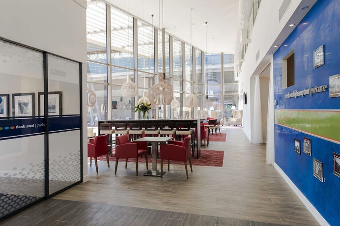 Imagen de los interiores del Hotel Hampton By Hilton Amsterdam Arena Boulevard. Foto 14