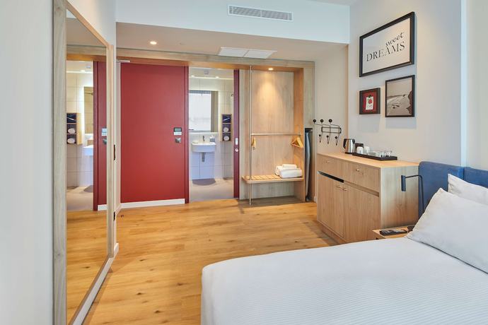 Imagen de la habitación del Hotel Hampton By Hilton Barcelona Fira Gran Via. Foto 11