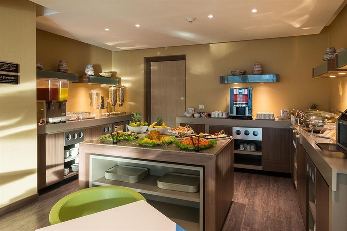 Imagen del bar/restaurante del Hotel Hampton By Hilton Barranquilla. Foto 5