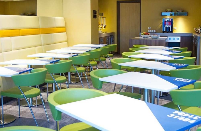 Imagen del bar/restaurante del Hotel Hampton By Hilton Barranquilla. Foto 8