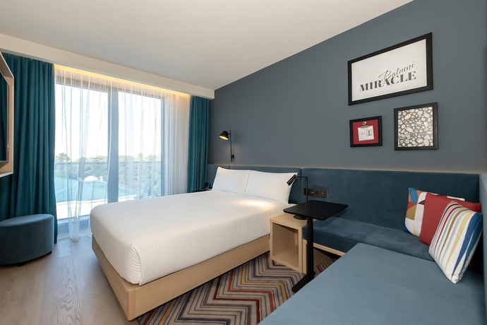 Imagen de la habitación del Hotel Hampton By Hilton Batumi Center. Foto 5