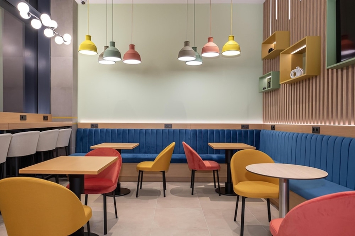 Imagen de los interiores del Hotel Hampton By Hilton Batumi Center. Foto 13