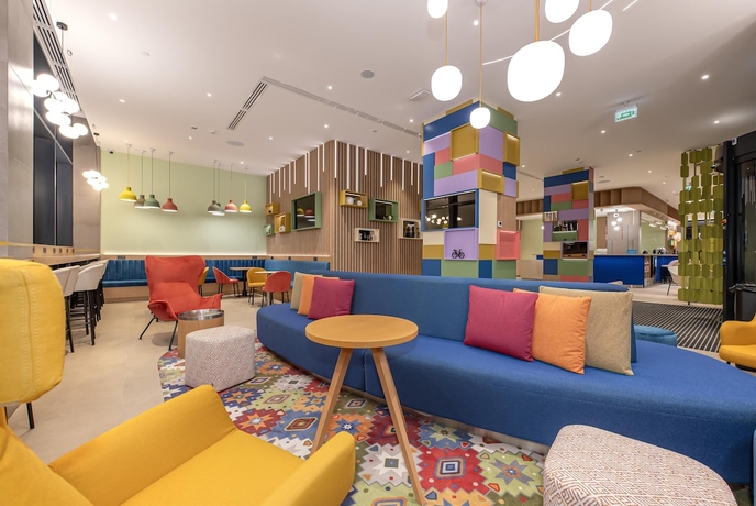 Imagen de los interiores del Hotel Hampton By Hilton Batumi Center. Foto 14