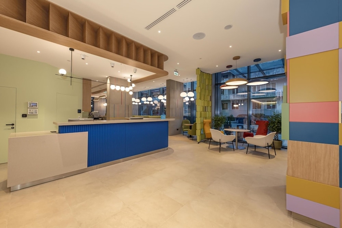 Imagen de los interiores del Hotel Hampton By Hilton Batumi Center. Foto 15
