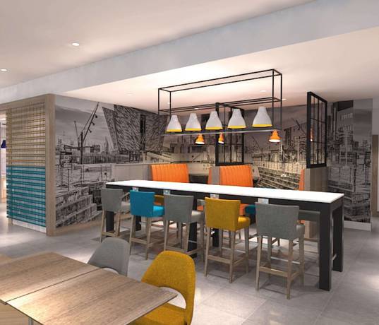 Imagen de los interiores del Hotel Hampton By Hilton Belfast City Centre. Foto 19