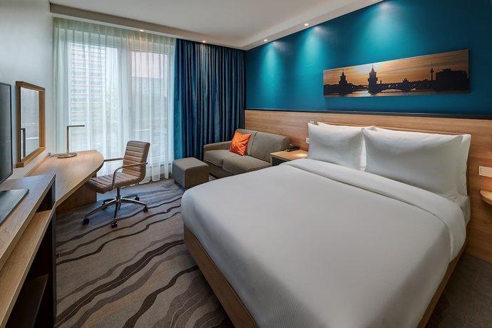 Imagen de los interiores del Hotel Hampton By Hilton Berlin City Centre Alexanderplatz. Foto 19