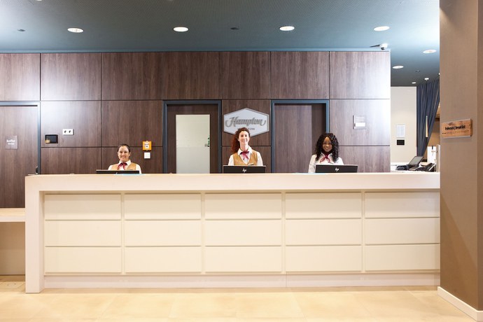 Imagen de los interiores del Hotel Hampton By Hilton Berlin City East Side Gallery. Foto 20