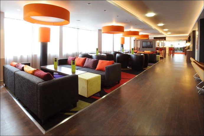 Imagen de los interiores del Hotel Hampton By Hilton Birmingham Broad Street. Foto 12