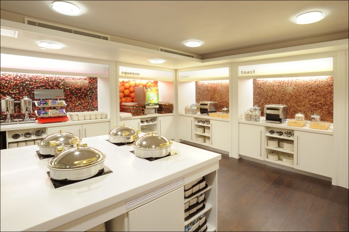 Imagen del bar/restaurante del Hotel Hampton By Hilton Birmingham Broad Street. Foto 3