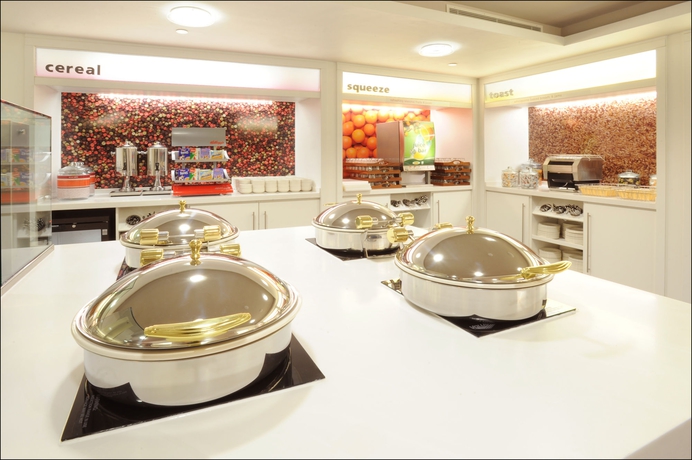 Imagen del bar/restaurante del Hotel Hampton By Hilton Birmingham Broad Street. Foto 5