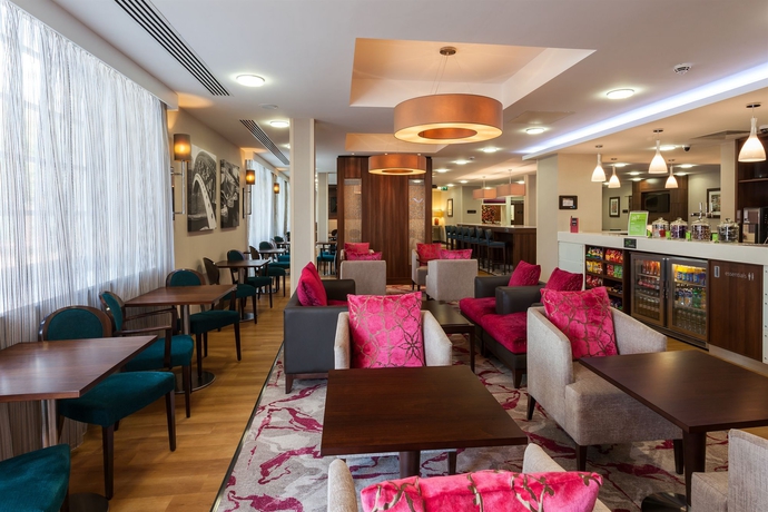 Imagen del bar/restaurante del Hotel Hampton By Hilton Birmingham Jewellery Quarter. Foto 5