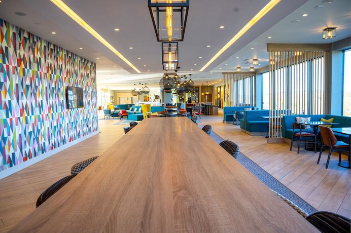 Imagen del bar/restaurante del Hotel Hampton By Hilton Blackburn. Foto 2