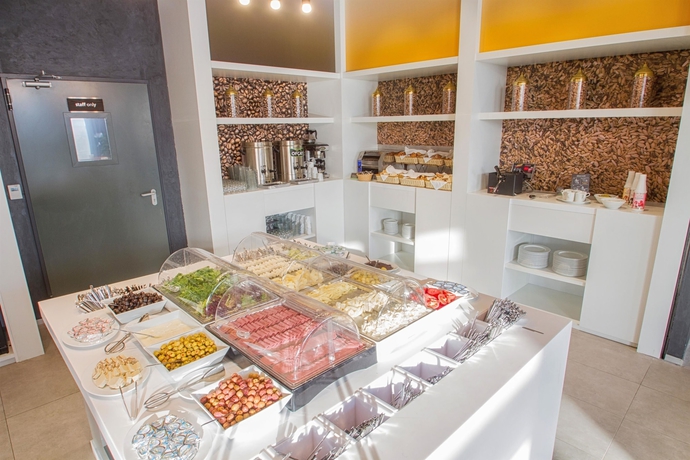Imagen de los interiores del Hotel Hampton By Hilton Bolu. Foto 16