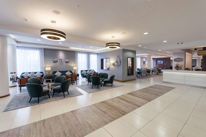 Imagen de los interiores del Hotel Hampton By Hilton Bournemouth. Foto 17