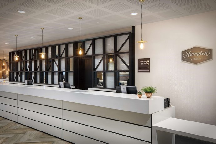 Imagen de los interiores del Hotel Hampton By Hilton Bristol Airport. Foto 18